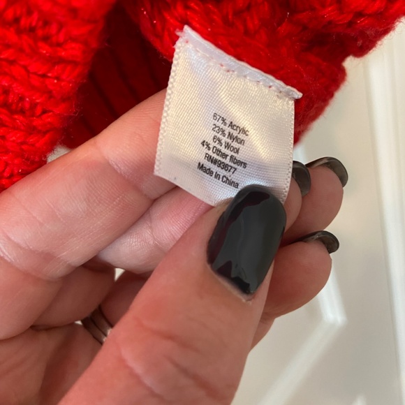 St. John's Bay Red Cablenit V-Neck Sweater - Size Large - Picture 5 of 8